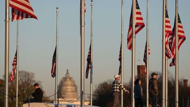 Le nombre d'inscriptions au chômage aux Etats-Unis a atteint son niveau le plus haut depuis six mois.