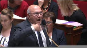 "C'est du n'importe quoi!" répond Sapin à une députée qui l'interpelle sur son budget