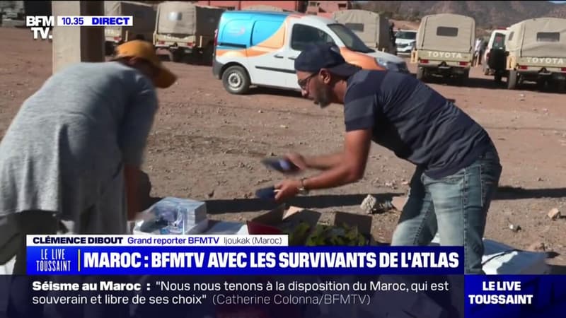 Séisme au Maroc: un couple venant de Marrakech apporte des colis alimentaires aux survivants de l'Atlas
