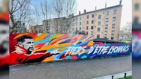 Une fresque à l'effigie de Pierre Sage, ex-coach de l'OL, à l'entrée du tunnel de Croix-Rousse à Lyon (Rhône), le samedi 15 février 2025.