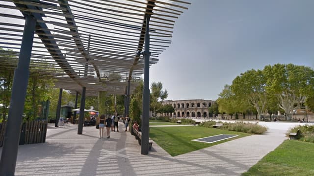 Un étudiant est resté coincé dans un poteau métallique sur l'Esplanade de Nîmes. CAPTURE GOOGLE MAP