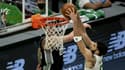 Jayson Tatum, auteur d'un match à 60 points pour les Celtics, s'apprête à inscrire un panier contre les Spurs, le 30 avril 2021 à Boston 