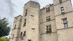 Le château de Château-Arnoux