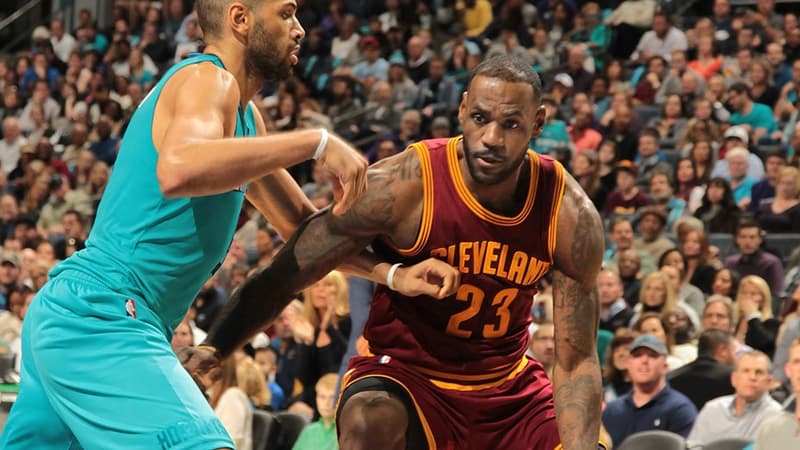Nicolas Batum face à LeBron James