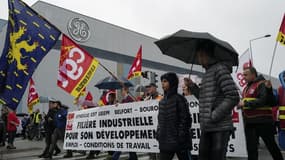 Près d'un millier de salariés de General Electric (GE) Belfort ont approuvé à une très large majorité ce lundi une proposition de la direction prévoyant de sauver 307 des 792 suppressions d'emplois.