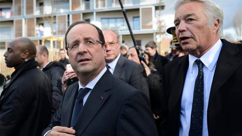 François Hollande aux côtés du maire de Dijon François Rebsamen. Le président français a inauguré dans la capitale de la Côte d'Or un nouveau format de déplacement politique de deux jours, censé lui permettre de renouer le contact avec ses compatriotes et