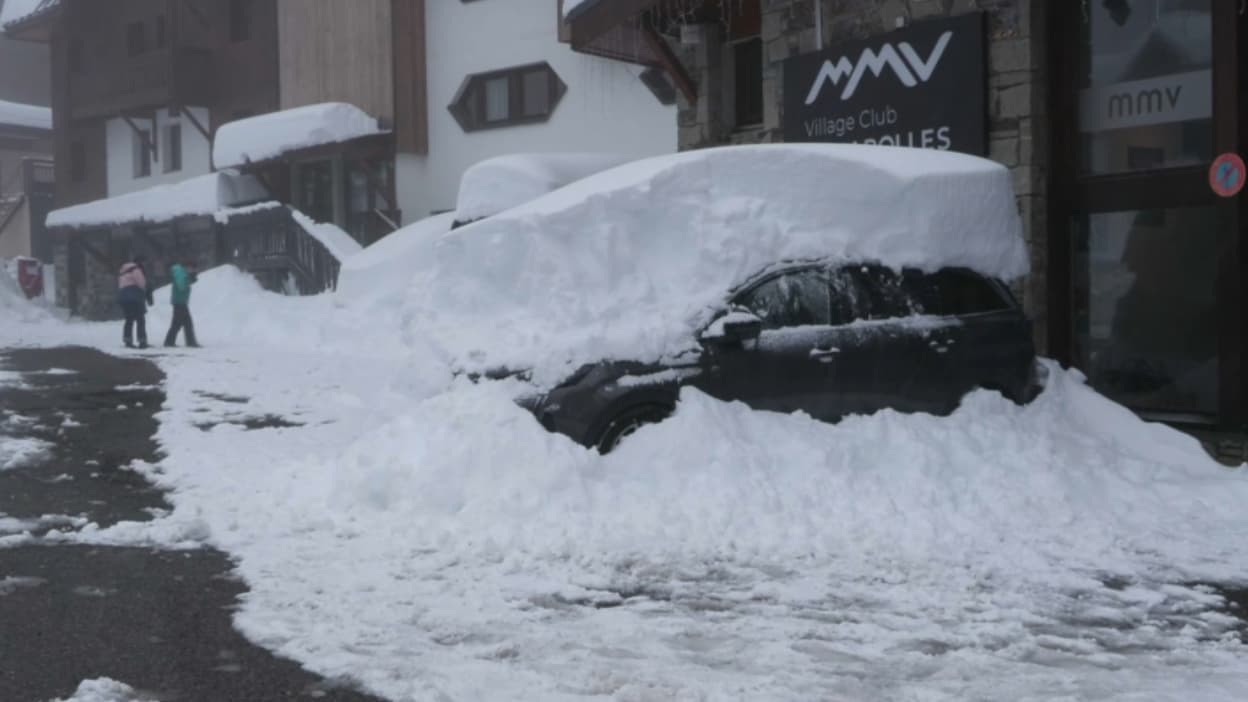La Savoie face à un épisode neigeux exceptionnel: routes impraticables et vigilance orange La Savoie face à un épisode neigeux exceptionnel: routes impraticables et vigilance orange