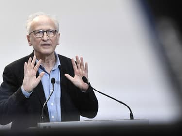 Le professeur Alain Fischer lors d'une conférence de presse gouvernementale en février 2021.