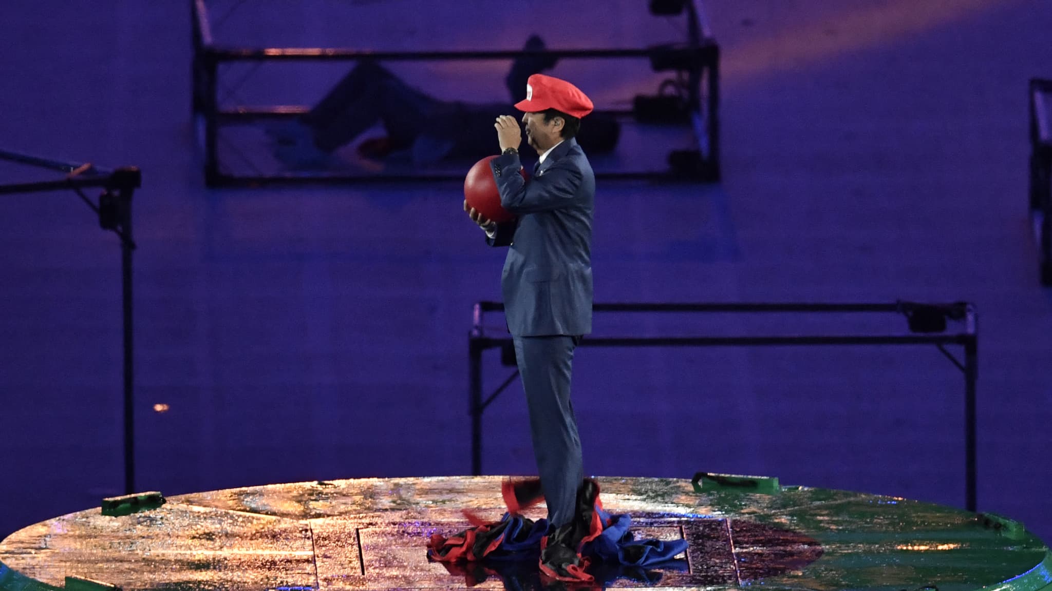 Le Premier ministre japonais, Shinzo Abe, en Super Mario lors de la cérémonie de clôture des JO de Rio en 2016