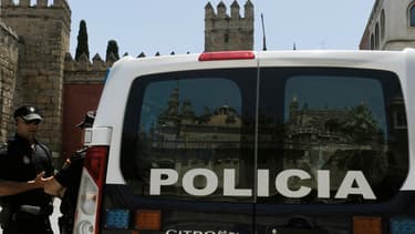 Un véhicule de police à proximité de la cathédrale de Séville (Espagne), le 8 juillet 2016 (photo d'illustration).