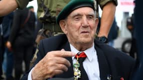 Le vétéran Leon Gautier, dernier survivant du commando Kieffer qui débarqua en Normandie en juin 1944, à Colleville-Montgomery le 6 juin 2019