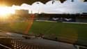 La pelouse du stade des Girondins de Bordeaux a été bâchée. En principe, la rencontre Bordeaux-Lorient devrait bien avoir lieu.