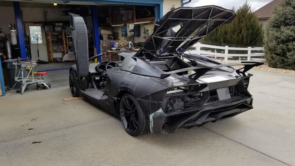 Les portières en élytre fonctionnelles, c'est beau.