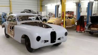 Un an après avoir été vendue aux enchères, les 59 modèles de la collection Baillon sont en pleine restauration, comme cette Talbot Lago T26 de 1948.
