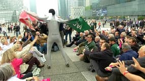 Manifestation contre le droit au mariage et l'adoption aux couples homosexuels à La Défense, mardi 23 octobre