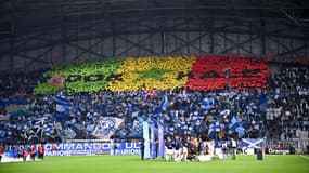 Le tifo du Vélodrome pour les Sénégalais Bamba Dieng et Pape Gueye avant OM-Clermont