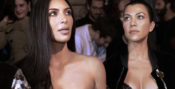 Kim Kardashian à la fashion week de Paris, avec sa mère et sa soeur.