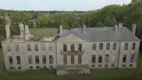 Le château de Magny-en-Bessin partiellement détruit.