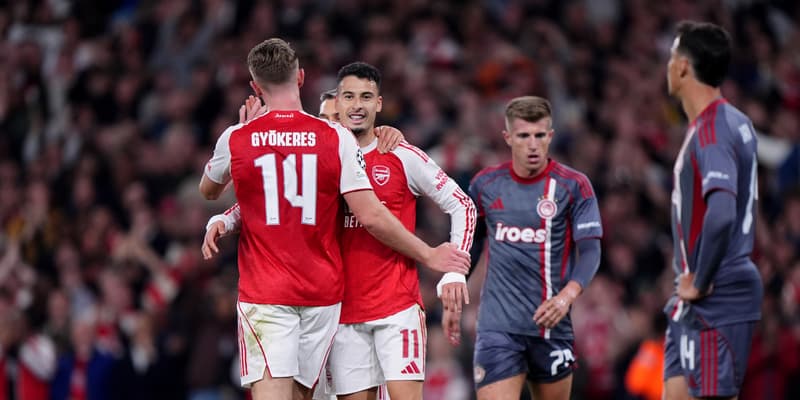 Gabriel Martinelli célèbre son but face à l'Olympiakos, le 1er octobre 2025