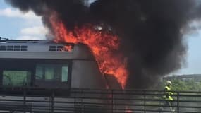 Un tram en feu à Nancy - Témoins BFMTV