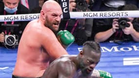 Tyson Fury et Deontay Wilder lors de leur troisième combat en octobre 2021