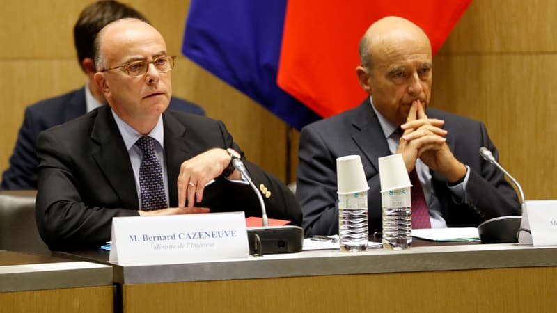 Bernard Cazeneuve et Alain Juppé devant la commission des Lois de l'Assemblée nationale, le 8 juin 2016.