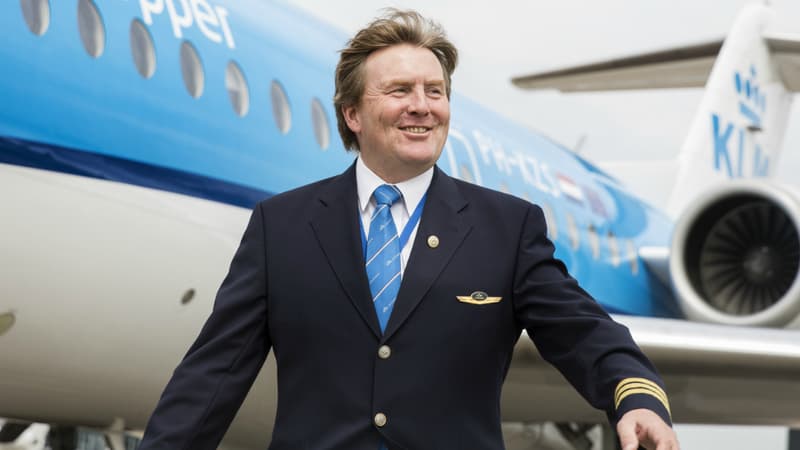 Le roi des Pays-Bas devant un avion de KLM, le 16 mai 2017