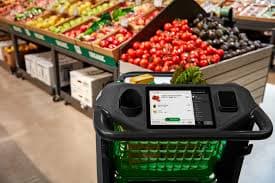 Des senseurs incorporés et caméras lisent les prix des produits Des senseurs incorporés et caméras lisent les prix des produits