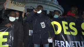 Migrants violemment évacués: un rassemblement de soutien était organisé mardi soir place de la République