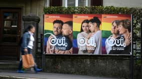 Affiches électorales pro-mariage pour tous à Lausanne, en Suisse, le 22 septembre 2021