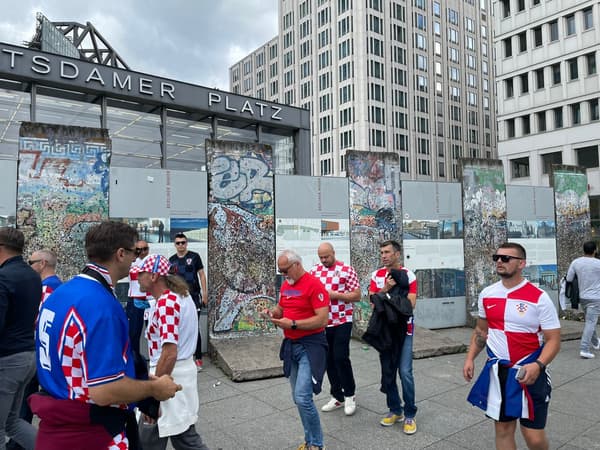 Kibice Chorwacji przed meczem z Hiszpanią, 15 czerwca 2024 r
