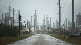 Exxon a fermé son site de raffinage et de pétrochimie de Baytown, l'un des plus grands au monde, à cause de l'ouragan Harvey. 