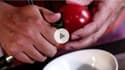 Émonder une tomate : astuces pour le faire rapidement et facilement (vidéo)
