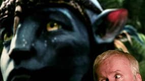 La planète Pandora imaginée par le réalisateur canadien James Cameron (photo) dans sa superproduction en 3D "Avatar" va se décliner en parc d'attraction à Orlando (Floride) aux Etats-Unis. /Photo prise le 11 avril 2010/Reuters/Fernando Donasci