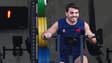 Antoine Dupont tout sourire lors d'un entraînement avec le XV de France, le 1er octobre 2023.
