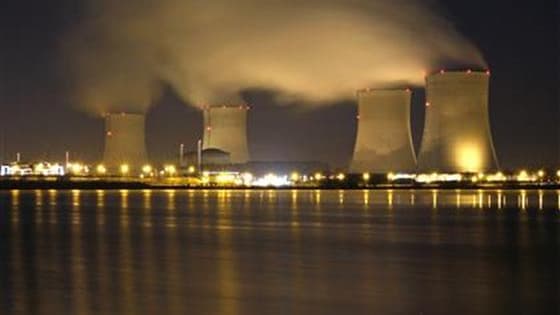 Centrale nucléaire de Cattenom, près de Thionville (Moselle). Manuel Valls, le ministre de l'Intérieur, considère comme Arnaud Montebourg, ministre du Redressement productif, que le nucléaire est une "filière d'avenir", une position qui provoque un tollé