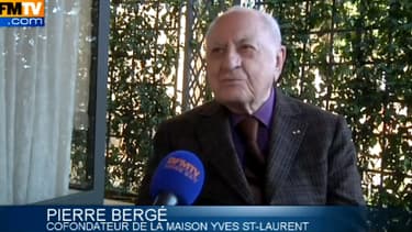 L'ancien compagnon d'Yves Saint-Laurent s'est indigné de la mode du voile.