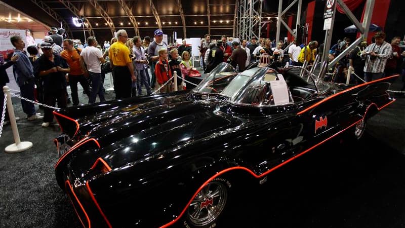 Un fan de l'homme chauve-souris a acquis samedi pour 4,2 millions de dollars (3,15 millions d'euros) le modèle original de la Batmobile, qui date de 1966, lors d'une vente aux enchères organisée à Scottsdale, dans l'Arizona. /Photo prise le 19 janvier 201