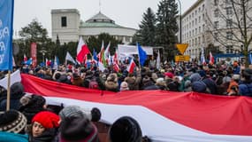 Des manifestants à Varsovie le 17 décembre