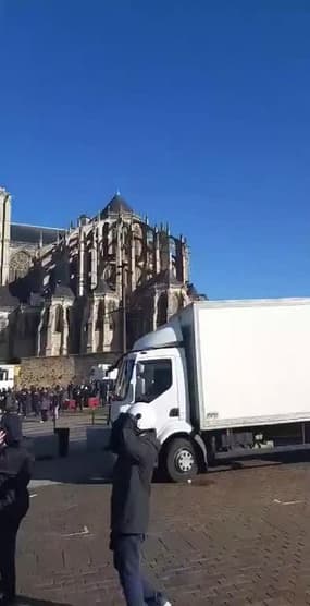 Le Mans: une manifestation de forains dégénère - Témoins BFMTV