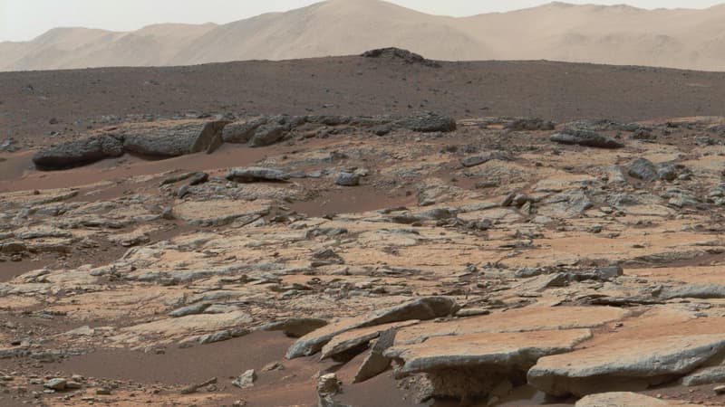 Cliché composé de plusieurs vues prises par le robot Curiosity de la NASA sur Mars, en 2013. 