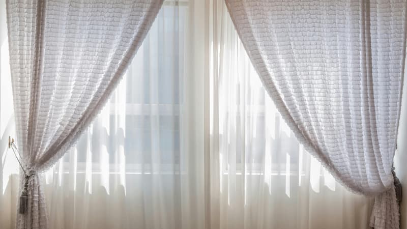 Moins de 16 euros pour enfin fixer vos rideaux 
