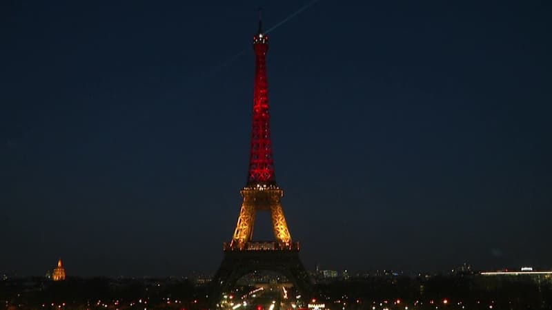 La tour Eiffel aux couleurs du drapeau belge le 22 mars 2016.