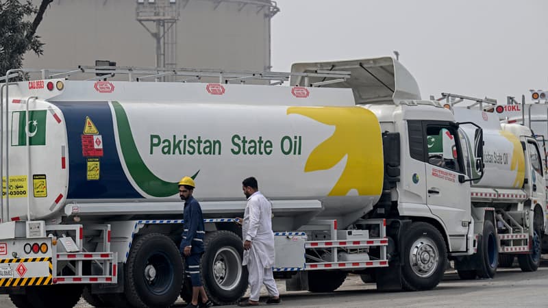 Le Pakistan augmente d'un coup le prix de l'essence de 43% et celui du diesel de 55% (dans un pays où le salaire moyen est de 122 euros par mois)