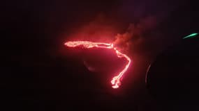 Le volcan islandais ce vendredi. 