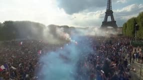 18h53, la France est championne du monde, tonnerre de joie au Champ-de-Mars