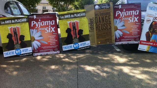 Affiches du festival de théâtre "off" d'Avignon