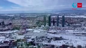 Les images aériennes de Madrid sous une importante couche de neige