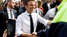 Le président français Emmanuel Macron, candidat à sa réélection, en campagne le 28 mars 2022 à Dijon (centre-est)
