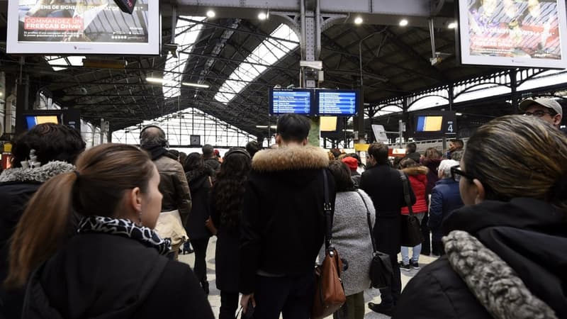 Le trafic des trains à Paris Saint-Lazare était totalement interrompu ce mercredi 13 juin . - MIGUEL MEDINA / AFP